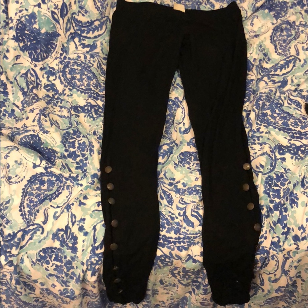 6126 by Lindsay Lohan Leggings with side buttons
